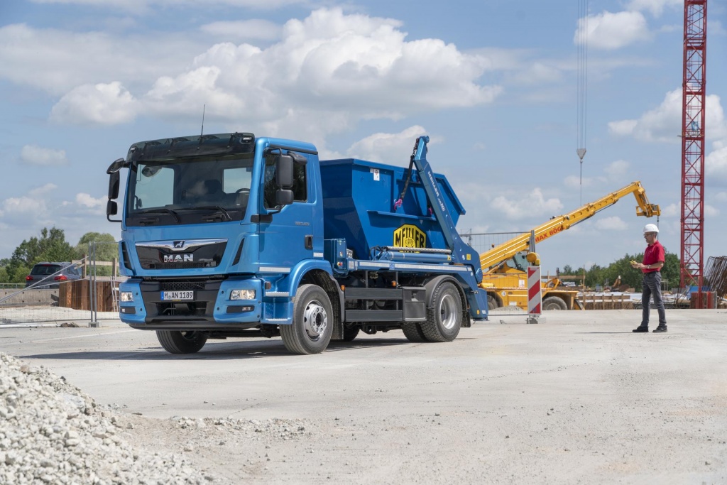 P_TGM_EOT_Skiphandler-07.jpg P_TGM_EOT_Skiphandler-07.jpg